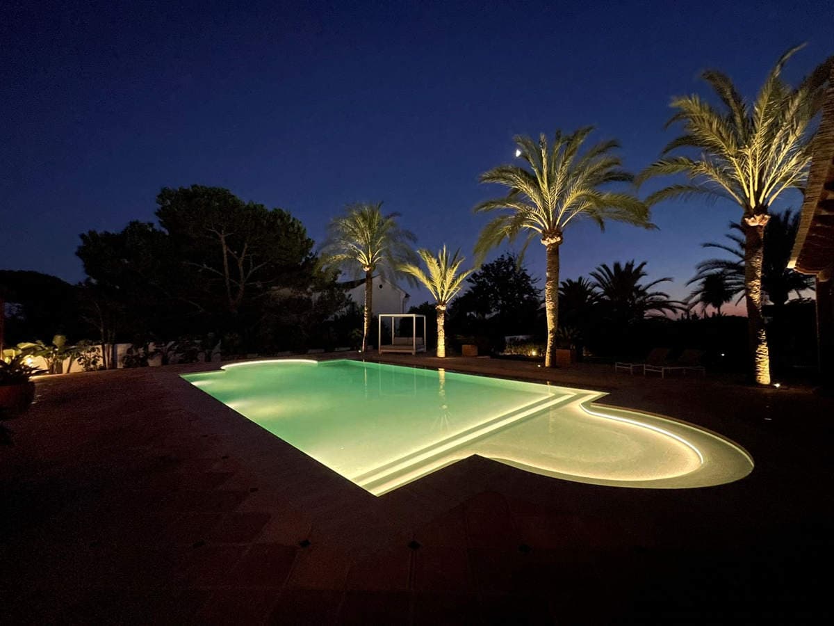 Pool & Sun Deck in Alicates Playas, Marbella 3